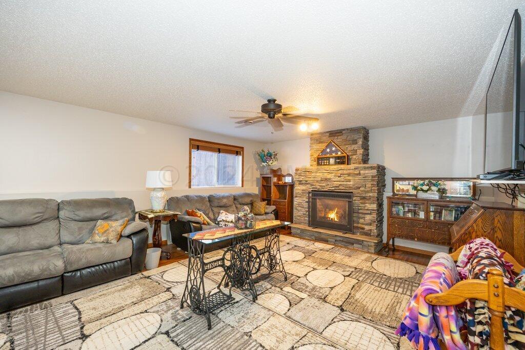 West Fargo, North Dakota 58078, United States, 3 Bedrooms Bedrooms, ,3 BathroomsBathrooms,Residential,Pending,67235