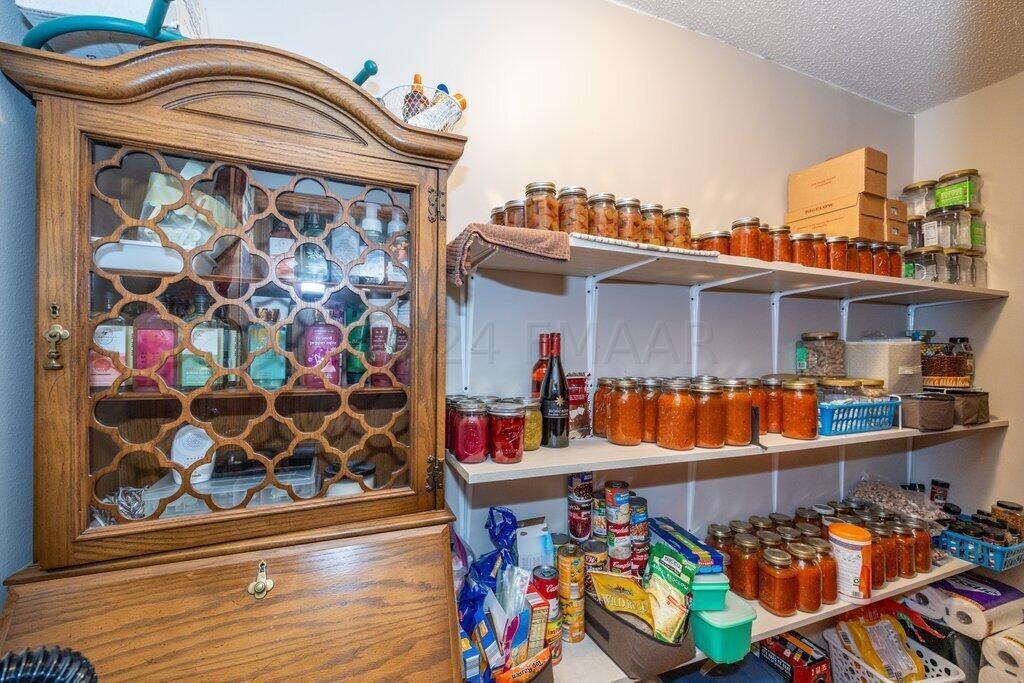 West Fargo, North Dakota 58078, United States, 3 Bedrooms Bedrooms, ,3 BathroomsBathrooms,Residential,Pending,67235