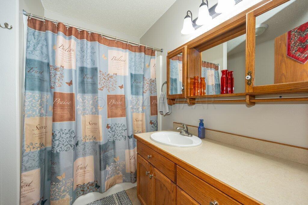 West Fargo, North Dakota 58078, United States, 3 Bedrooms Bedrooms, ,3 BathroomsBathrooms,Residential,Pending,67235