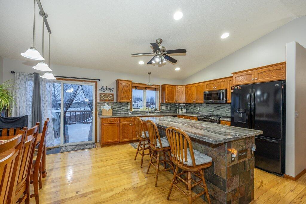 West Fargo, North Dakota 58078, United States, 3 Bedrooms Bedrooms, ,3 BathroomsBathrooms,Residential,Pending,67235