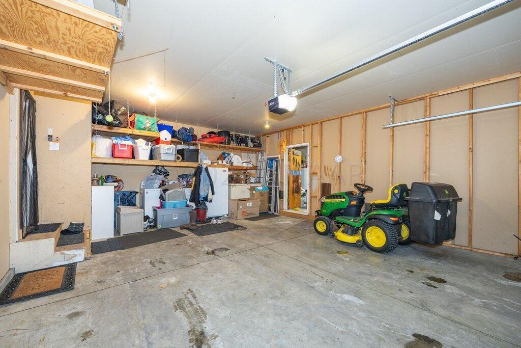 West Fargo, North Dakota 58078, United States, 3 Bedrooms Bedrooms, ,3 BathroomsBathrooms,Residential,Pending,67235