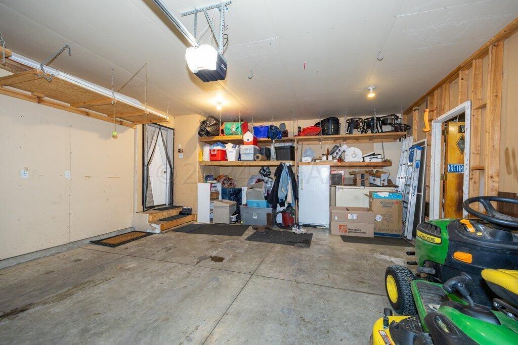 West Fargo, North Dakota 58078, United States, 3 Bedrooms Bedrooms, ,3 BathroomsBathrooms,Residential,Pending,67235