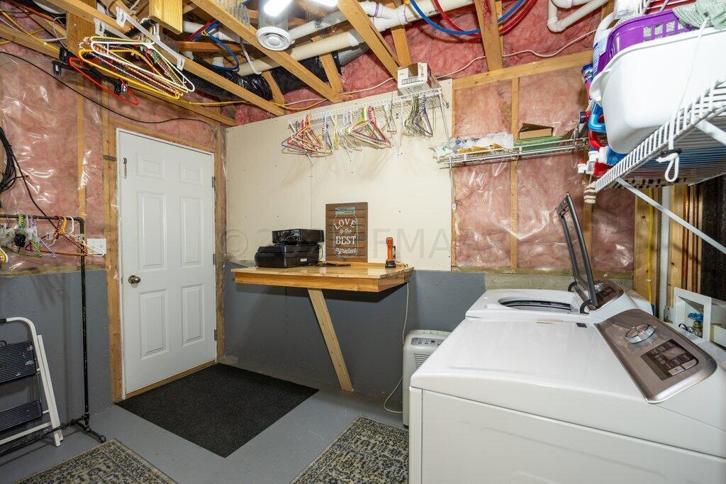 West Fargo, North Dakota 58078, United States, 3 Bedrooms Bedrooms, ,3 BathroomsBathrooms,Residential,Pending,67235