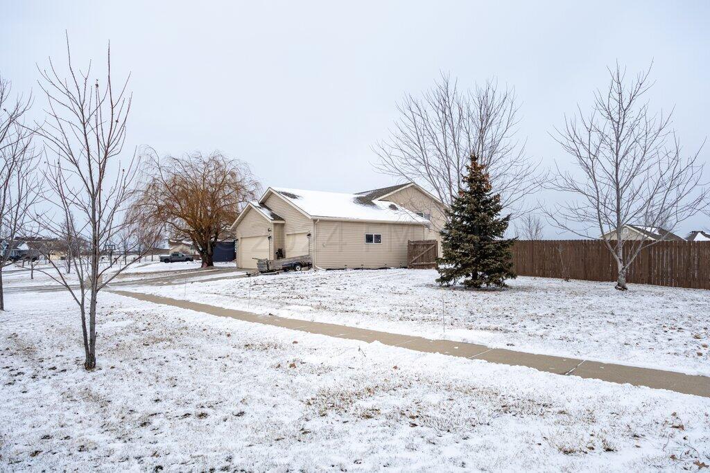 West Fargo, North Dakota 58078, United States, 3 Bedrooms Bedrooms, ,3 BathroomsBathrooms,Residential,Pending,67235