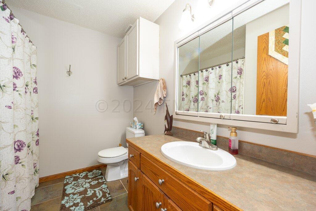 West Fargo, North Dakota 58078, United States, 3 Bedrooms Bedrooms, ,3 BathroomsBathrooms,Residential,Pending,67235