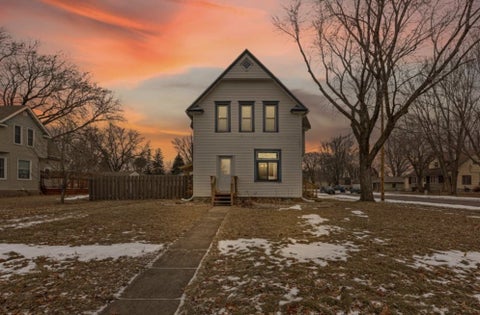 Homes For Sale - 1080 Lafayette Avenue<br/> Lafayette, MN 56054