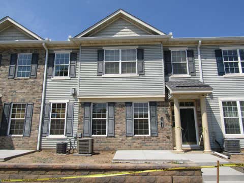 Townhouse For Sale - 1072 Henslow Avenue<br/> Saint Paul, MN 55128