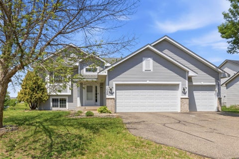 Homes For Sale - 1026 Pioneer Trail<br/> Cambridge, MN 55008