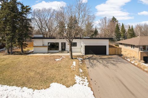 Homes For Sale - 1057 Esther Lane<br/> Mendota Heights, MN 55118