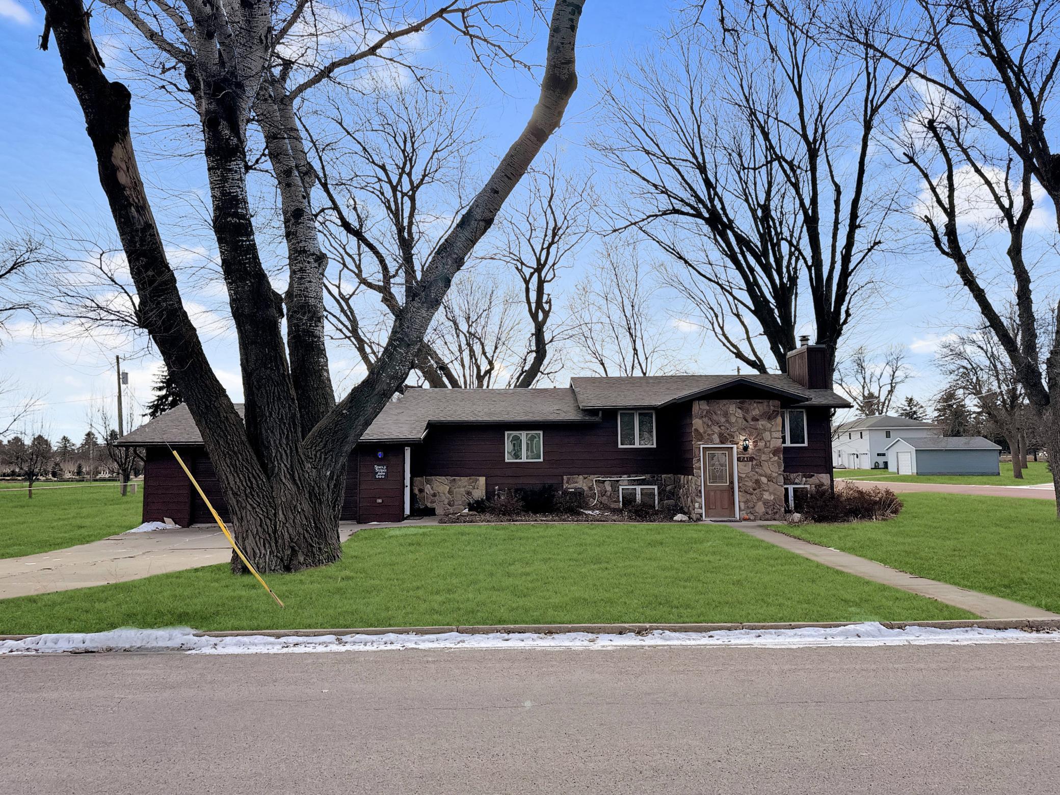 741 Greenwood Avenue, Tracy, Minnesota image 1