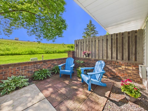 Condo For Sale - 7598 13th Street<br/> Saint Paul, MN 55128
