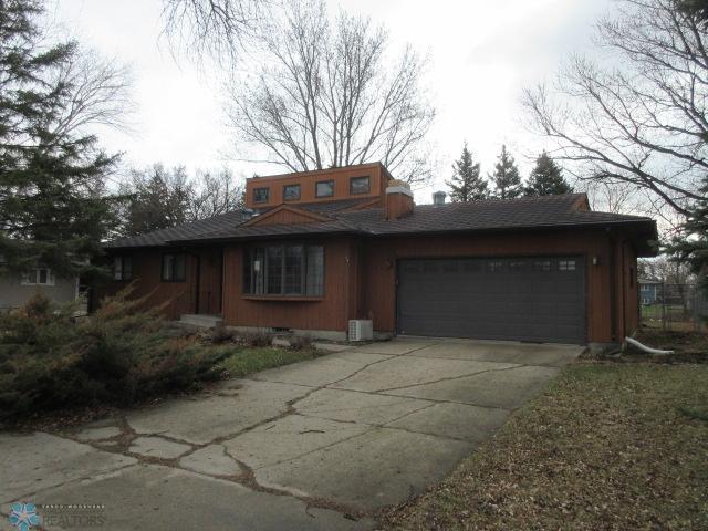 Fargo, North Dakota 58102, United States, 5 Bedrooms Bedrooms, ,3 BathroomsBathrooms,Residential,Active,113895