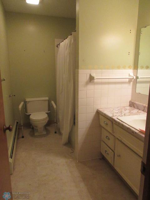 Fargo, North Dakota 58102, United States, 5 Bedrooms Bedrooms, ,3 BathroomsBathrooms,Residential,Active,113895