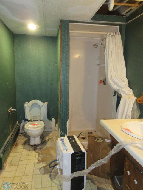 Fargo, North Dakota 58102, United States, 5 Bedrooms Bedrooms, ,3 BathroomsBathrooms,Residential,Active,113895