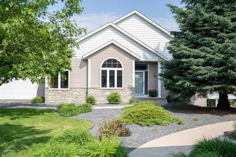 Townhouse For Sale - 14578 Hunters Lane<br/> Savage, MN 55378