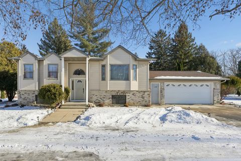 Homes For Sale - 401 2nd Street<br/> Dodge Center, MN 55927