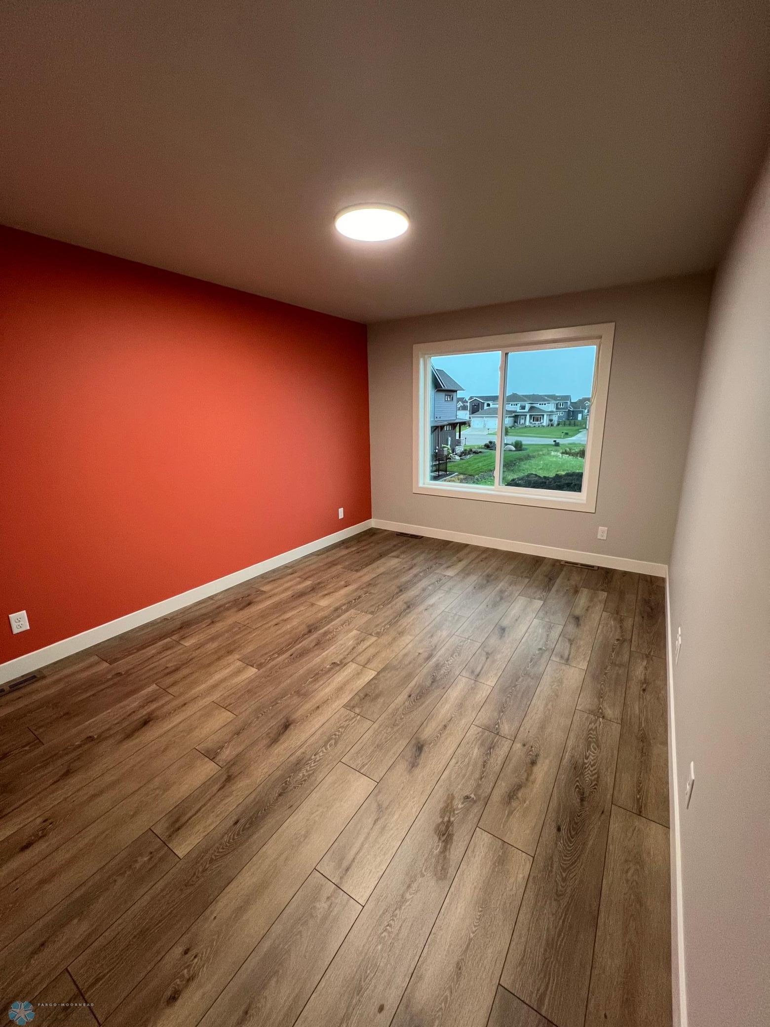 Fargo, North Dakota 58104, United States, 5 Bedrooms Bedrooms, ,5 BathroomsBathrooms,Residential,Pending,50161