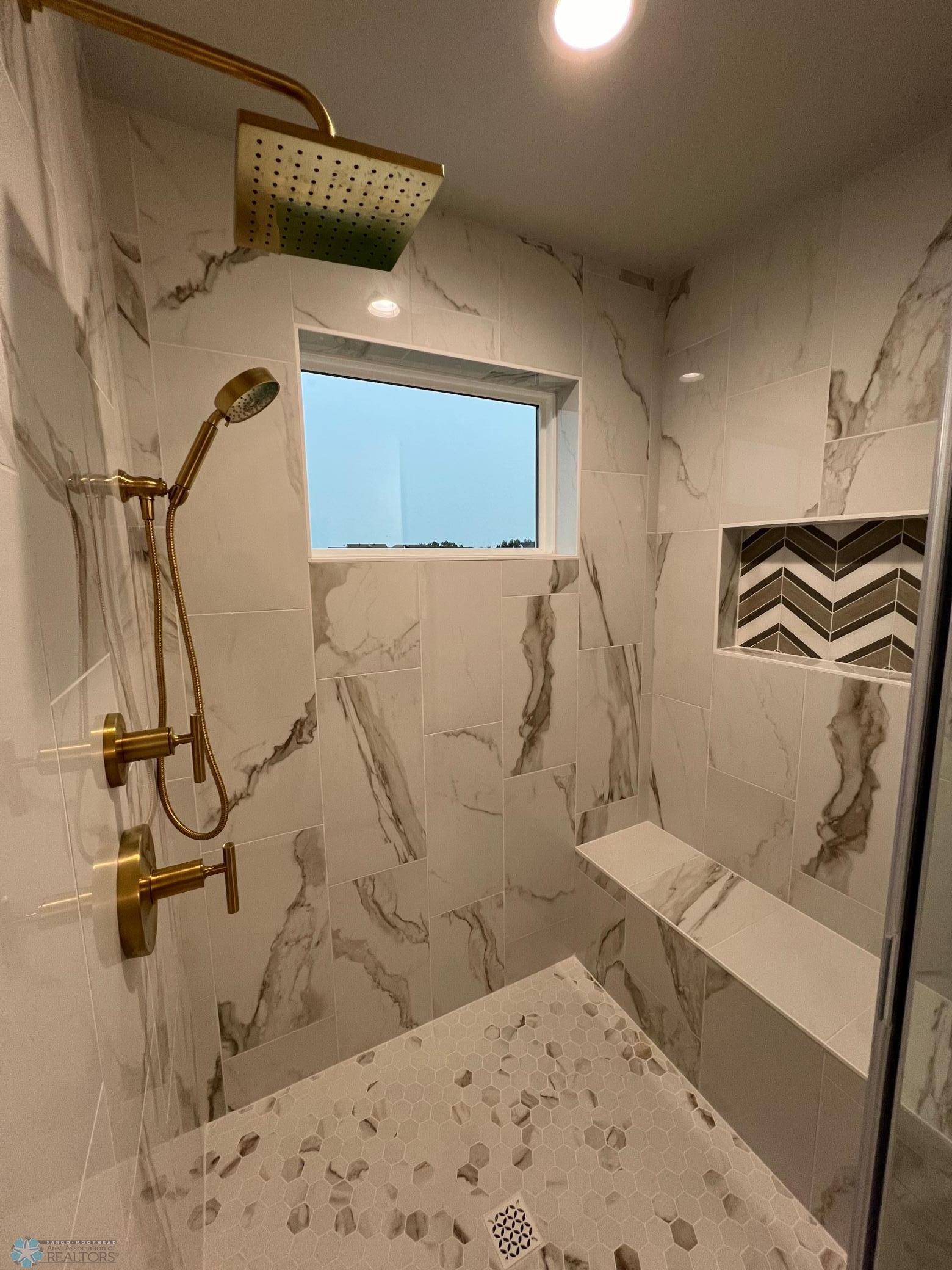 Fargo, North Dakota 58104, United States, 5 Bedrooms Bedrooms, ,5 BathroomsBathrooms,Residential,Pending,50161