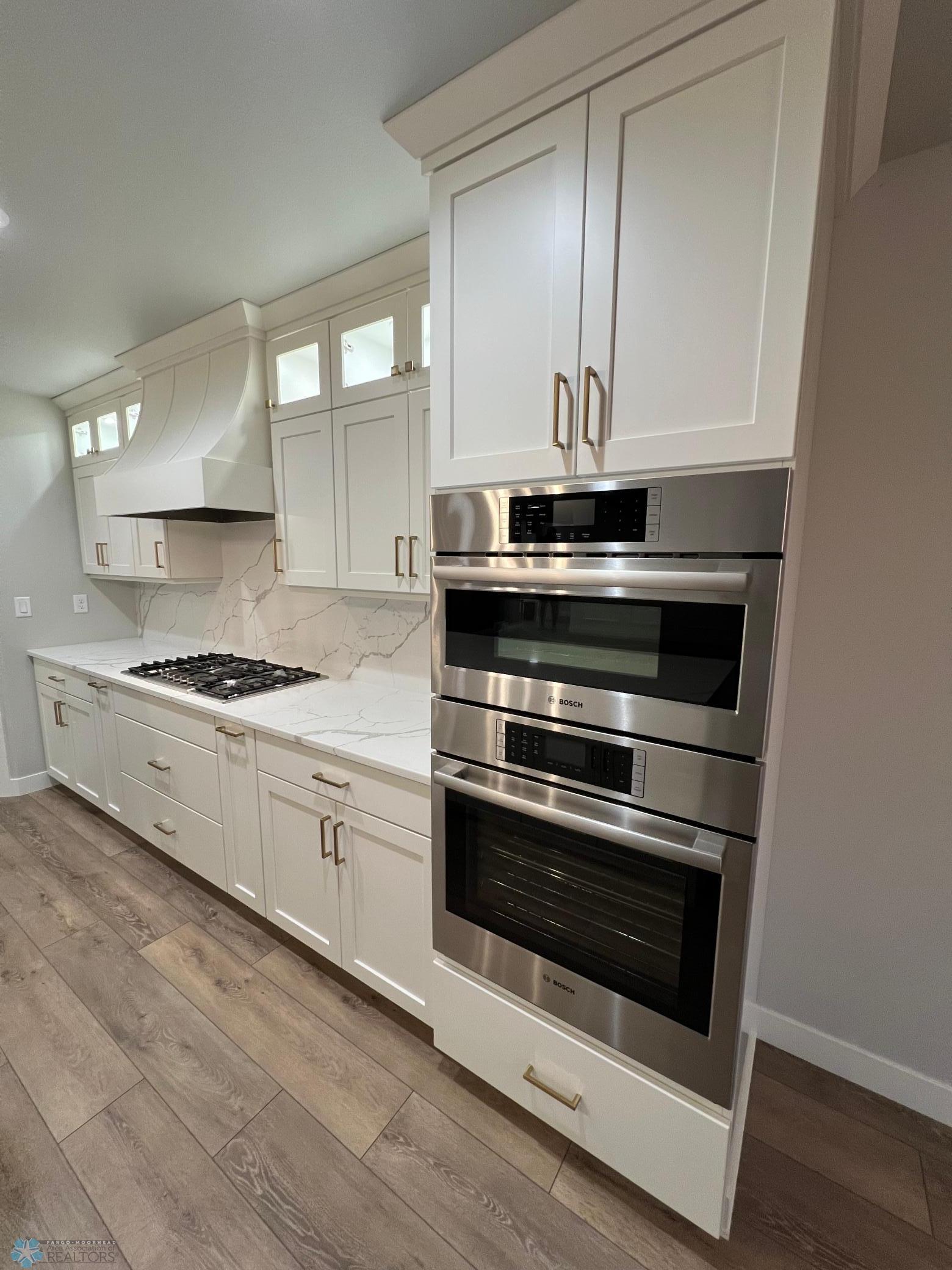 Fargo, North Dakota 58104, United States, 5 Bedrooms Bedrooms, ,5 BathroomsBathrooms,Residential,Pending,50161