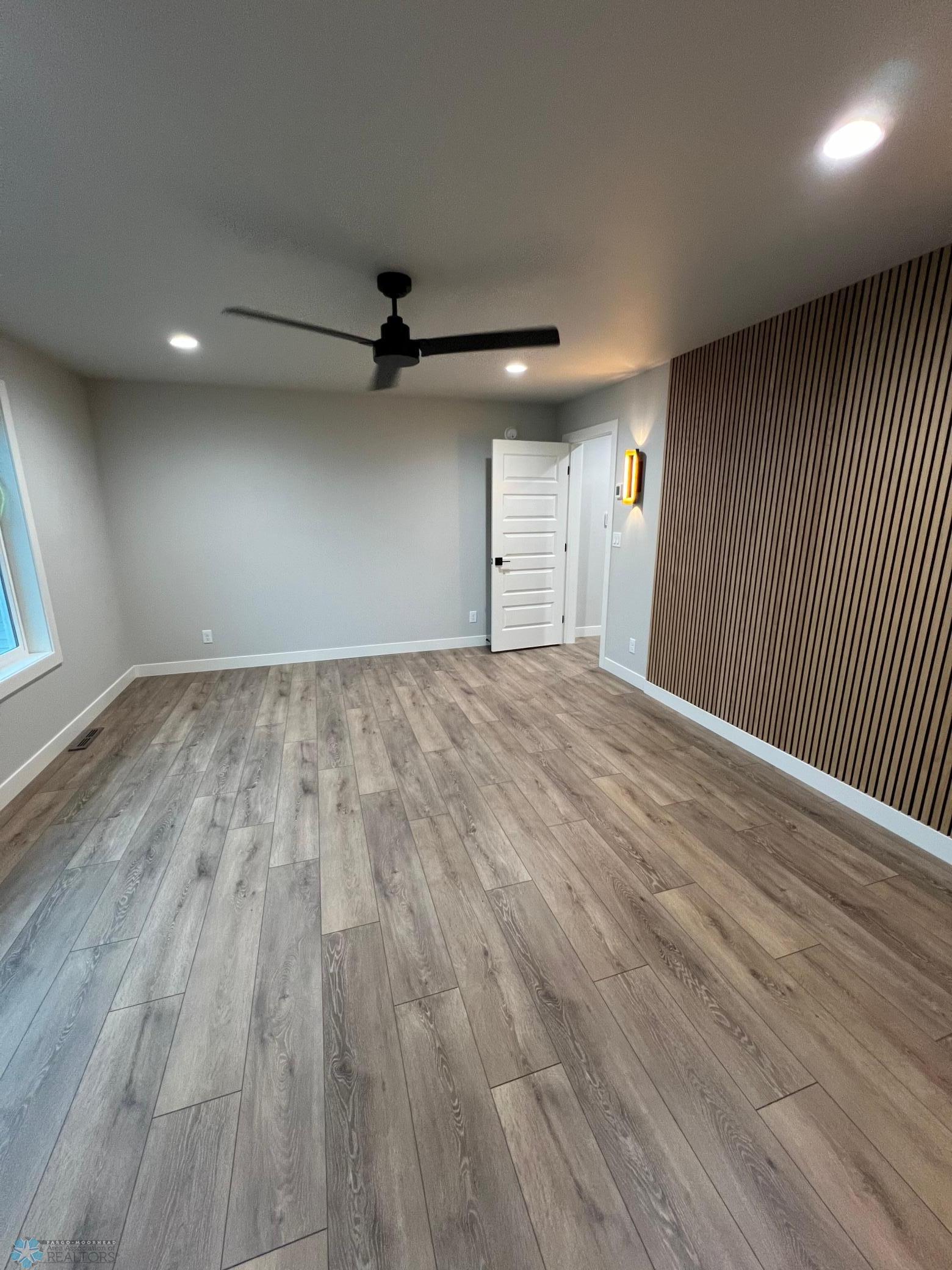 Fargo, North Dakota 58104, United States, 5 Bedrooms Bedrooms, ,5 BathroomsBathrooms,Residential,Pending,50161