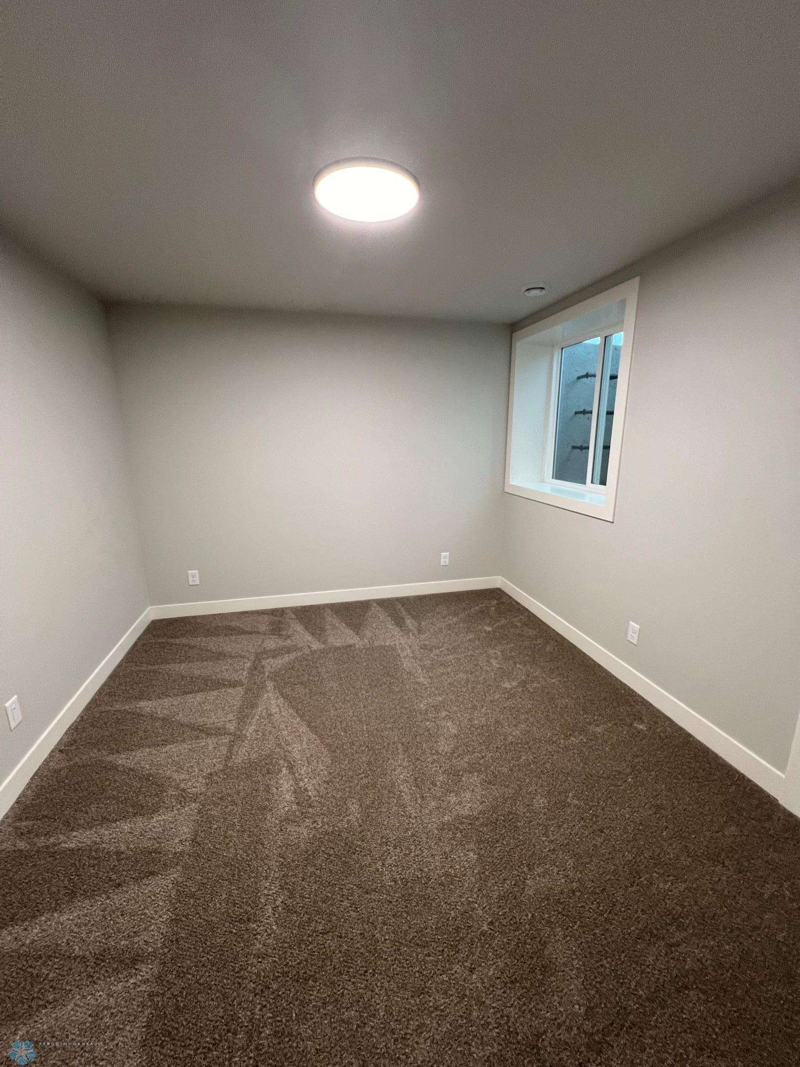 Fargo, North Dakota 58104, United States, 5 Bedrooms Bedrooms, ,5 BathroomsBathrooms,Residential,Pending,50161