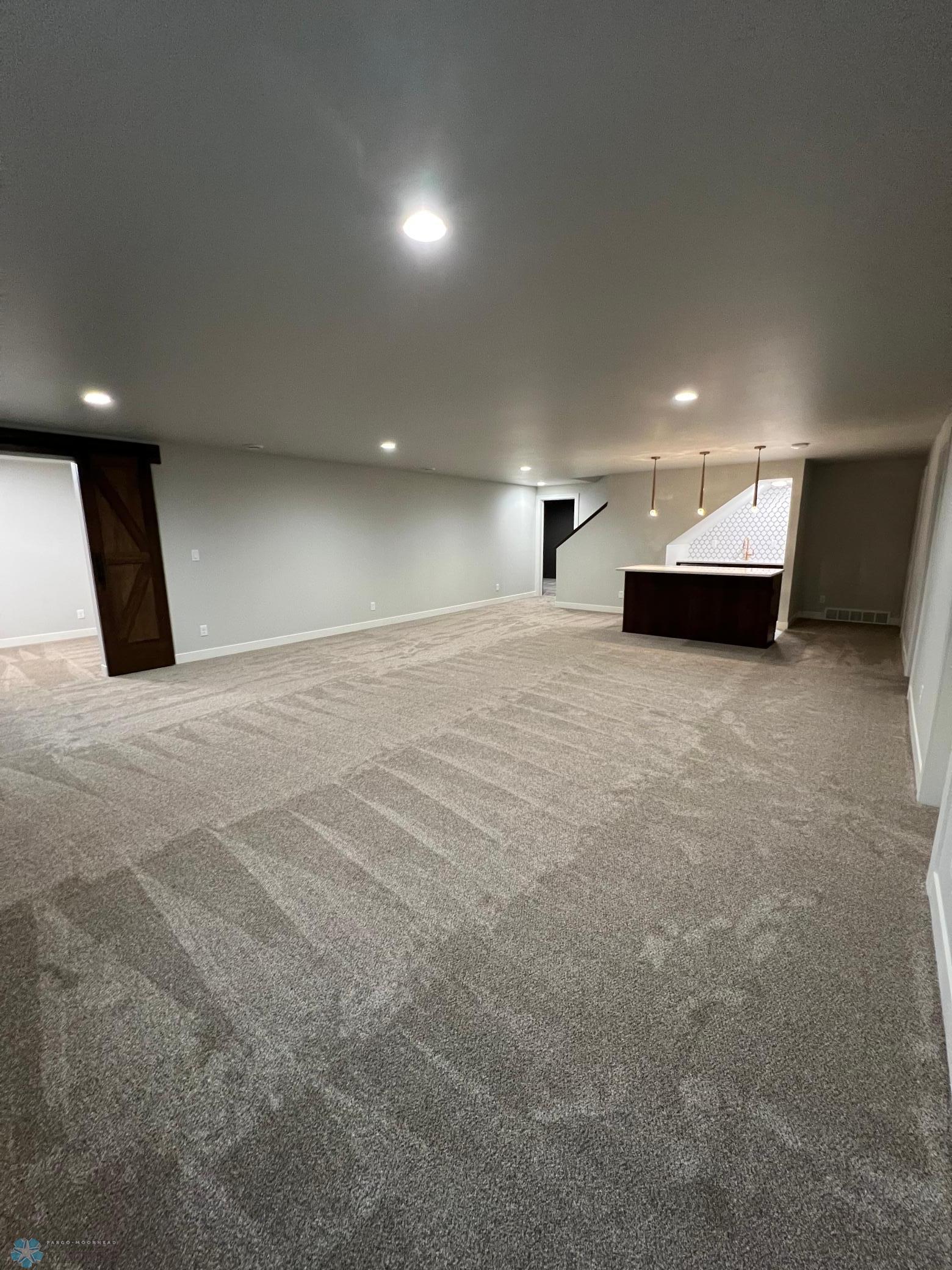 Fargo, North Dakota 58104, United States, 5 Bedrooms Bedrooms, ,5 BathroomsBathrooms,Residential,Pending,50161