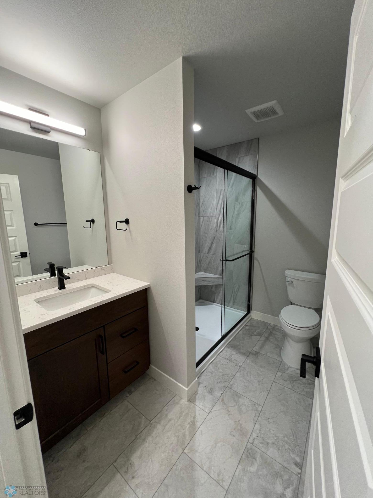 Fargo, North Dakota 58104, United States, 5 Bedrooms Bedrooms, ,5 BathroomsBathrooms,Residential,Pending,50161