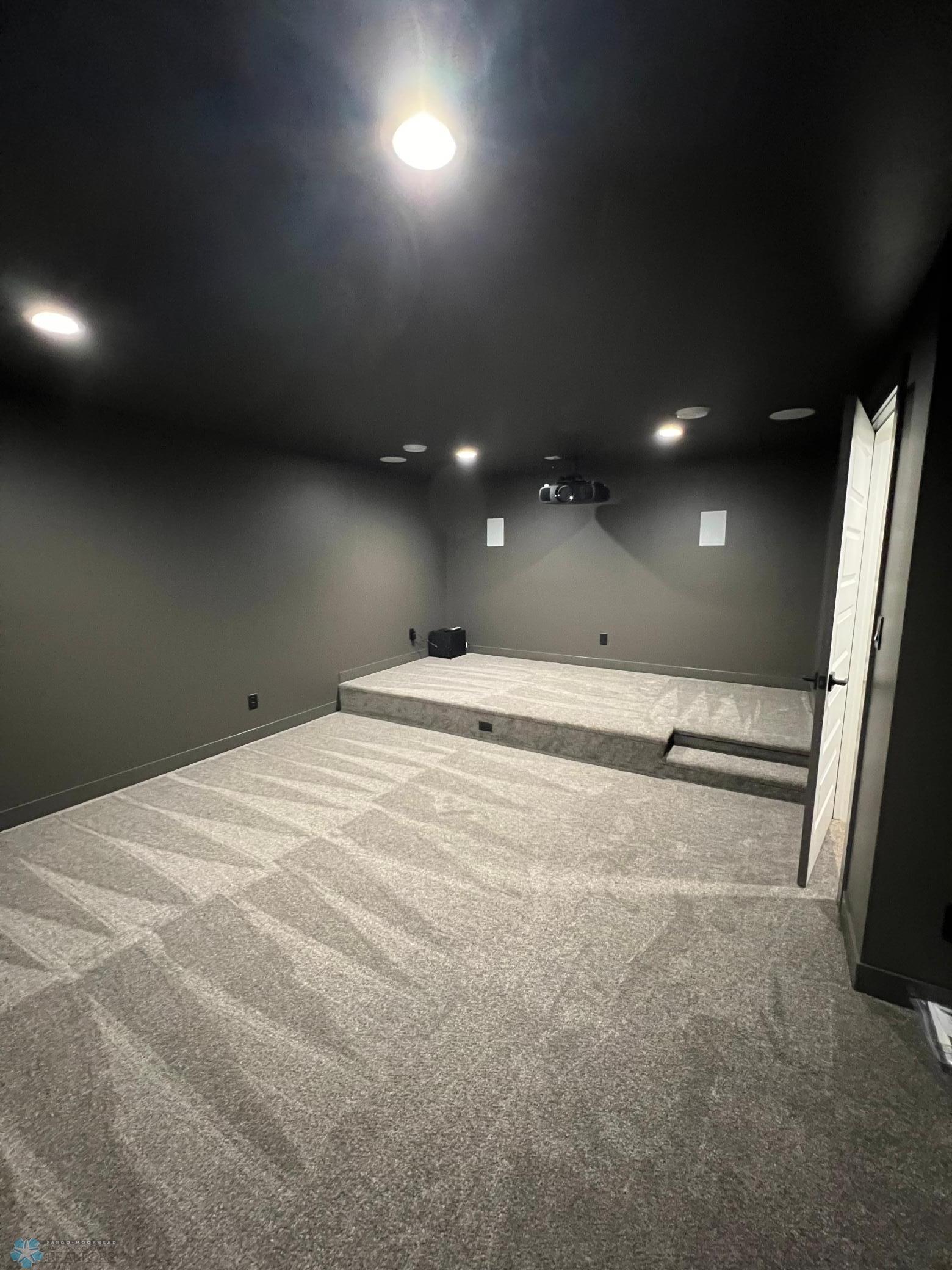 Fargo, North Dakota 58104, United States, 5 Bedrooms Bedrooms, ,5 BathroomsBathrooms,Residential,Pending,50161