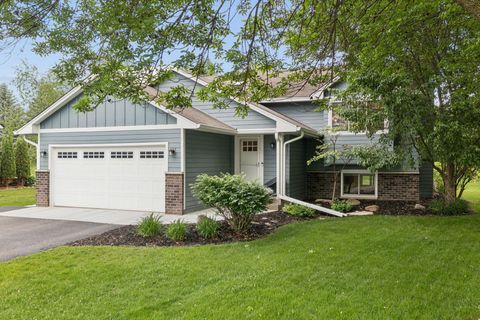 Homes For Sale - 7311 Trotters Circle<br/> Chanhassen, MN 55317