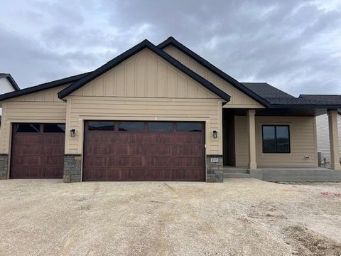 Homes For Sale - 1693 Hadley Creek Drive<br/> Olmsted County, Rochester, MN 55906
