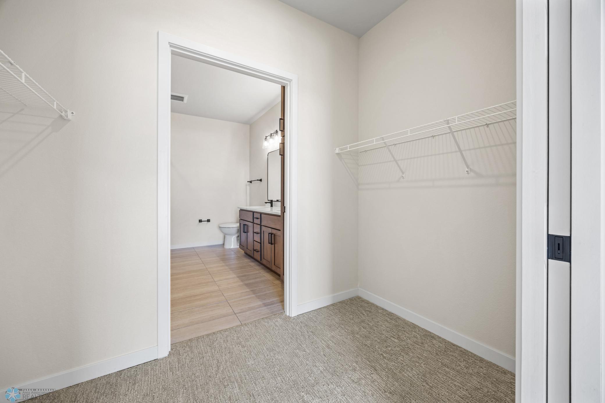 Fargo, North Dakota 58103, United States, 2 Bedrooms Bedrooms, ,2 BathroomsBathrooms,Residential,Active,122292