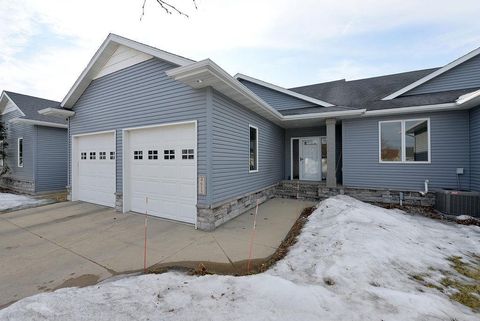 Townhouse For Sale - 4615 Beach Lane<br/> Fargo, ND 58104