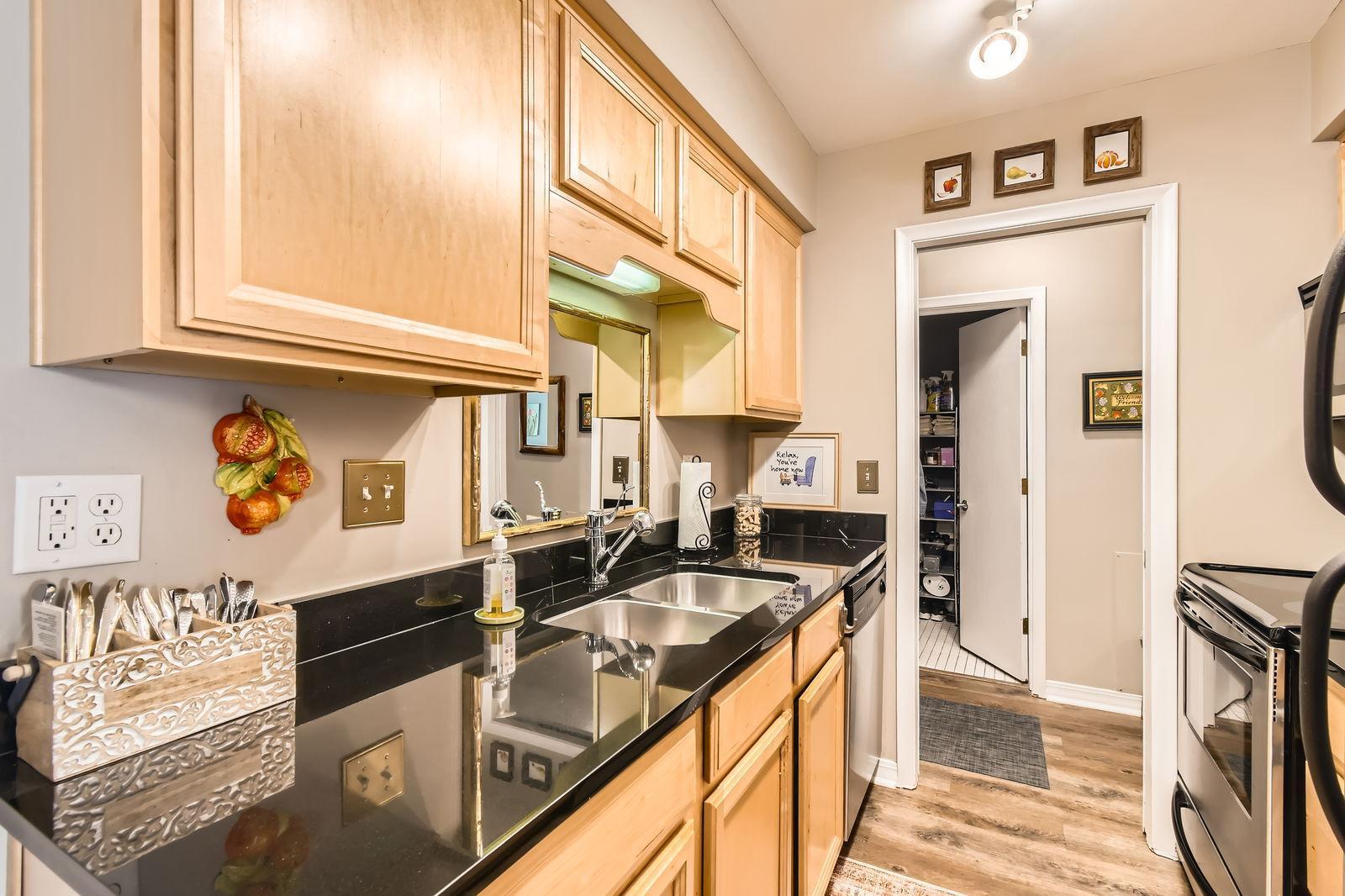 2727 W 43rd Street #102, Minneapolis, Minnesota image 4