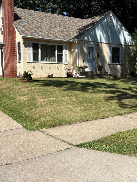 Homes For Sale - 2093 Fremont Avenue<br/> Ramsey County, Saint Paul, MN 55119