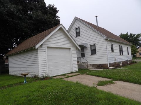Homes For Sale - 701 9th Avenue<br/> Mower County, Austin, MN 55912