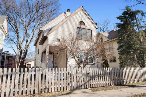 Multifamily For Sale - 695 Hague Avenue<br/> Saint Paul, MN 55104