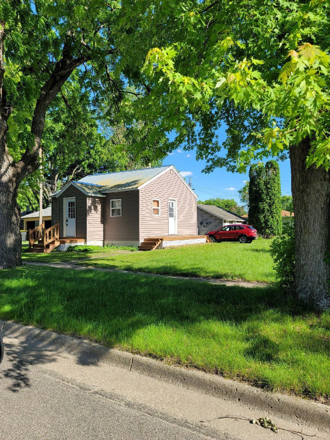 941 Birch Avenue, Bird Island, Minnesota image 3