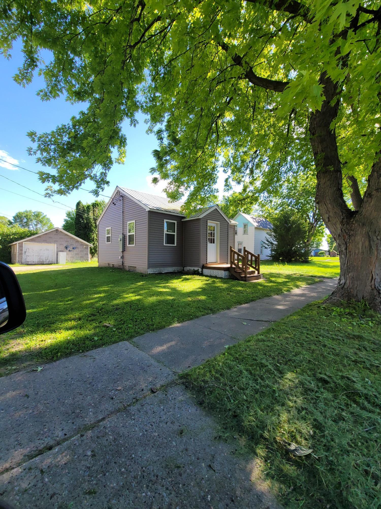941 Birch Avenue, Bird Island, Minnesota image 2