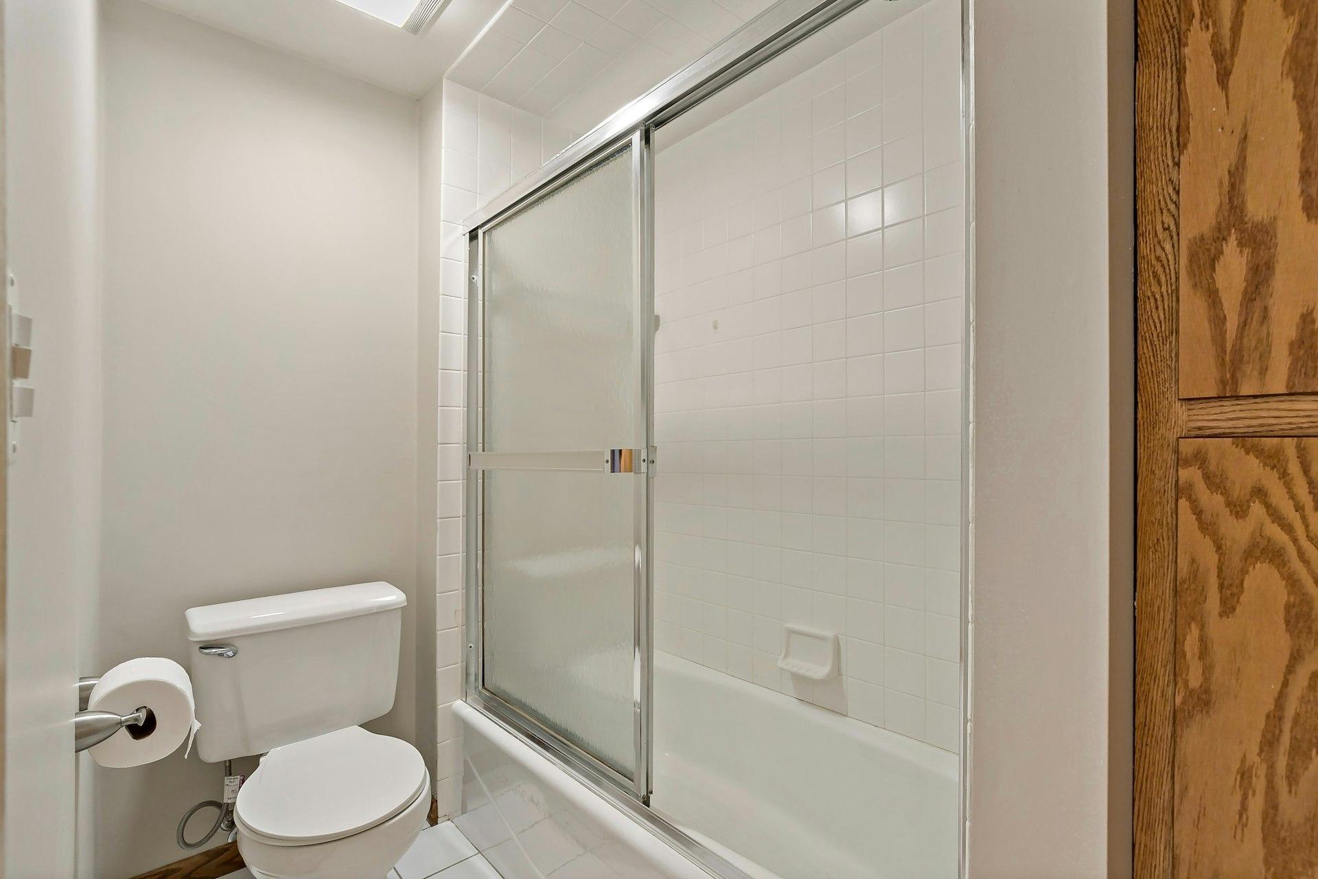 15466 Village Woods Drive, Eden Prairie, Minnesota image 34