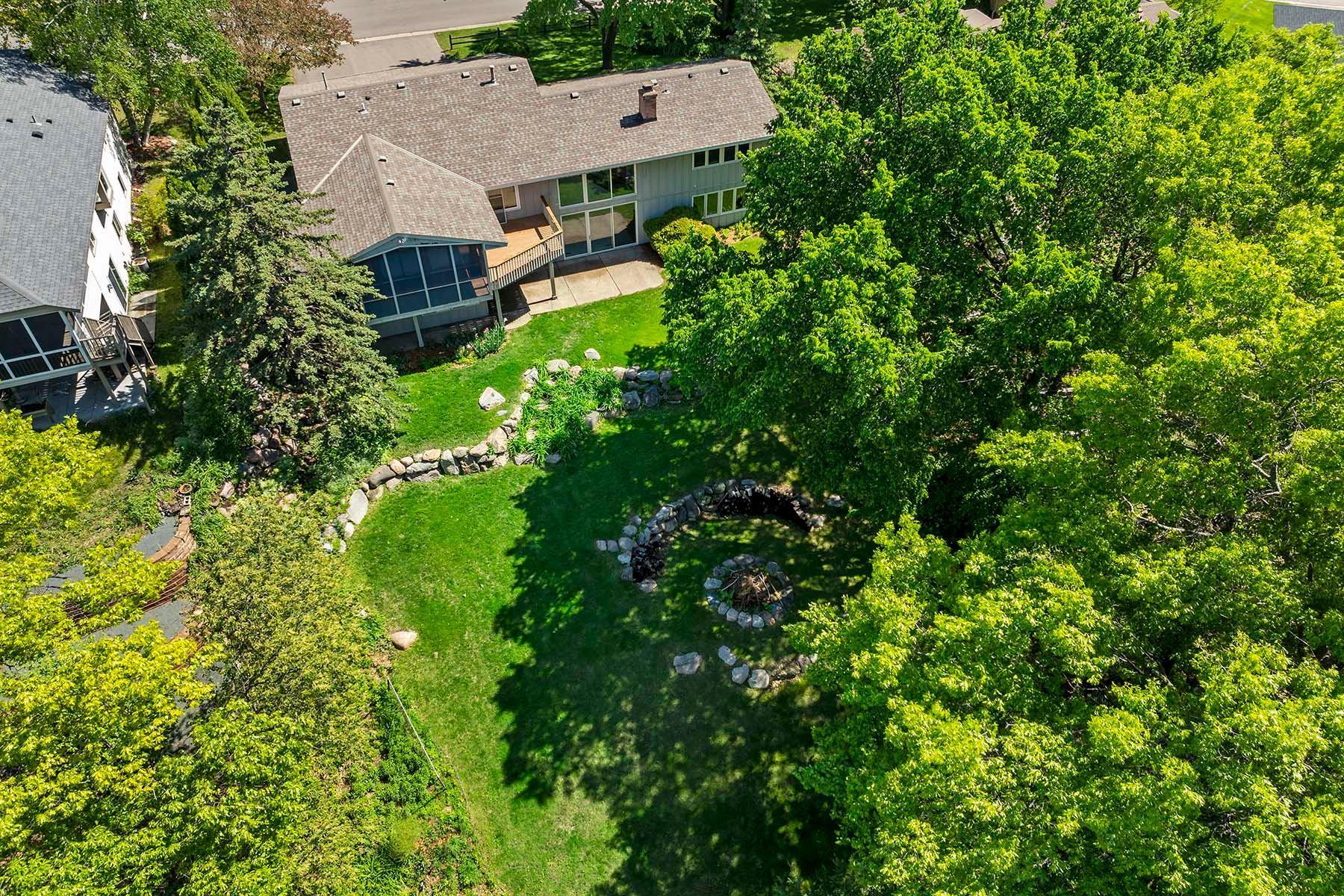 15466 Village Woods Drive, Eden Prairie, Minnesota image 45