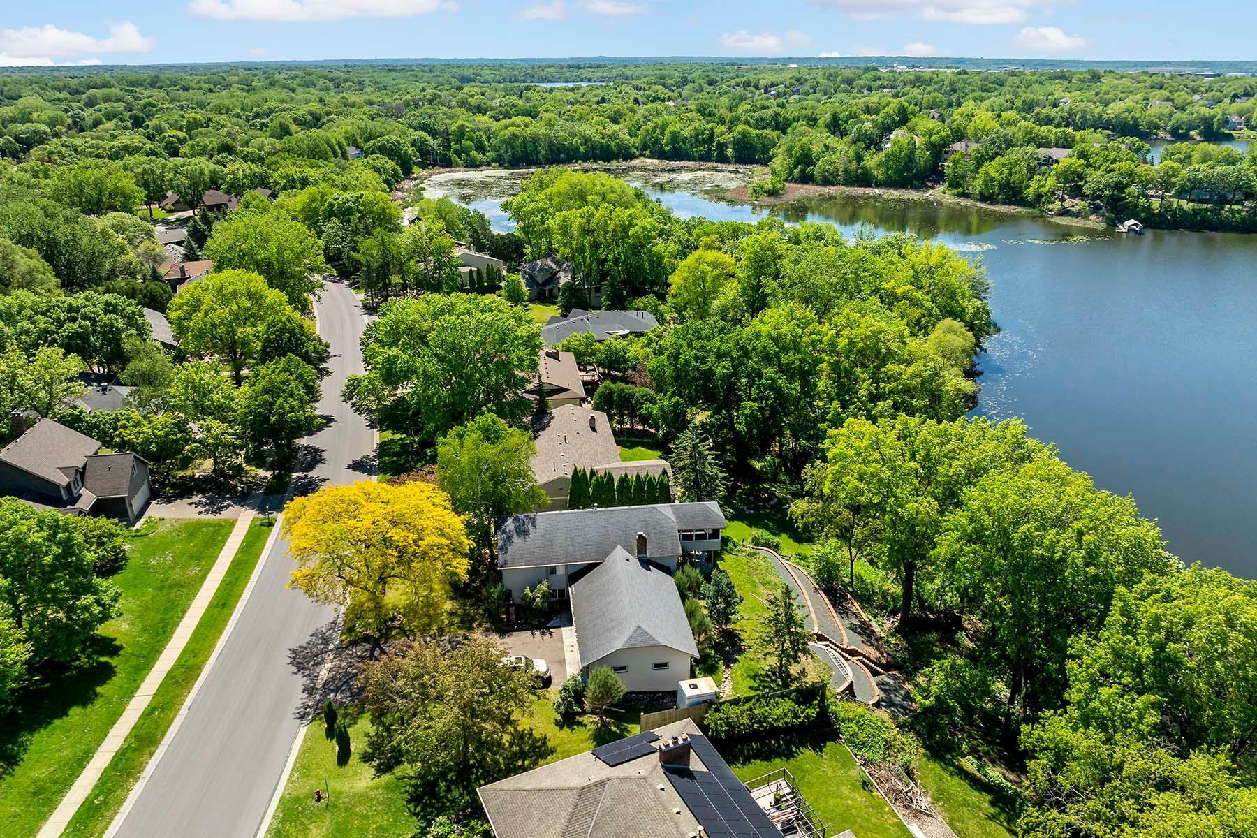 15466 Village Woods Drive, Eden Prairie, Minnesota image 40
