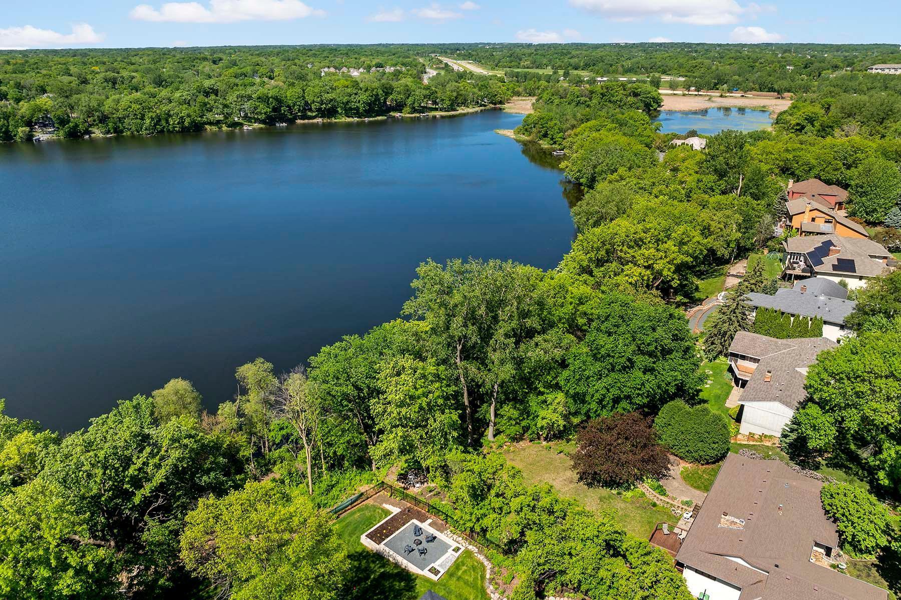 15466 Village Woods Drive, Eden Prairie, Minnesota image 43