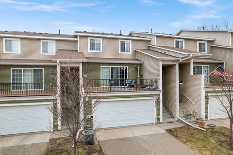 Townhouse For Sale - 12975 Harriet Avenue<br/> Dakota County, Burnsville, MN 55337