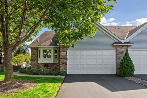 Townhouse For Sale - 14374 Peninsula Point Drive<br/> Savage, MN 55378
