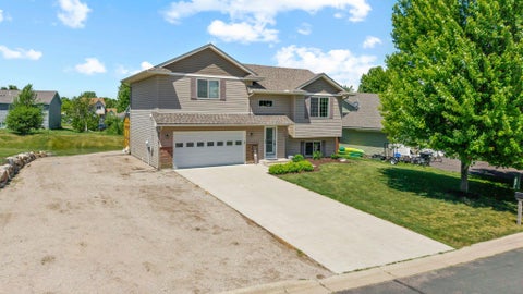 Homes For Sale - 202 Summerfield Lane<br/> Waverly, MN 55390