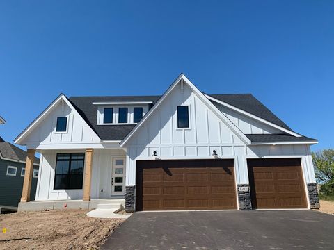 Homes For Sale - 5881 Freeland Alcove<br/> Hugo, MN 55038