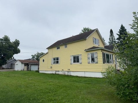 Homes For Sale - 2604 5th Avenue<br/> Saint Louis County, Hibbing, MN 55746