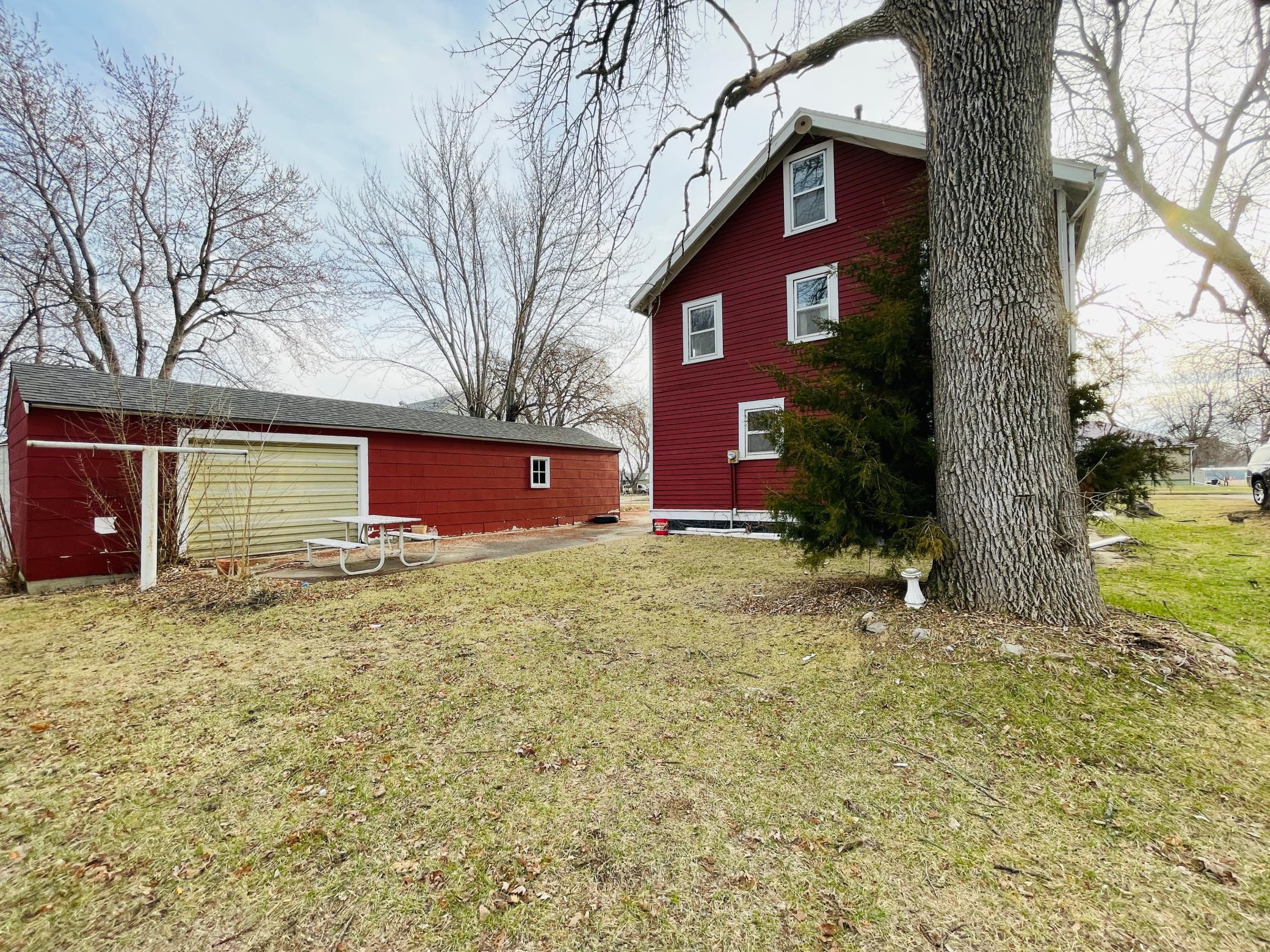 839 Clement Street, Worthington, Minnesota image 2