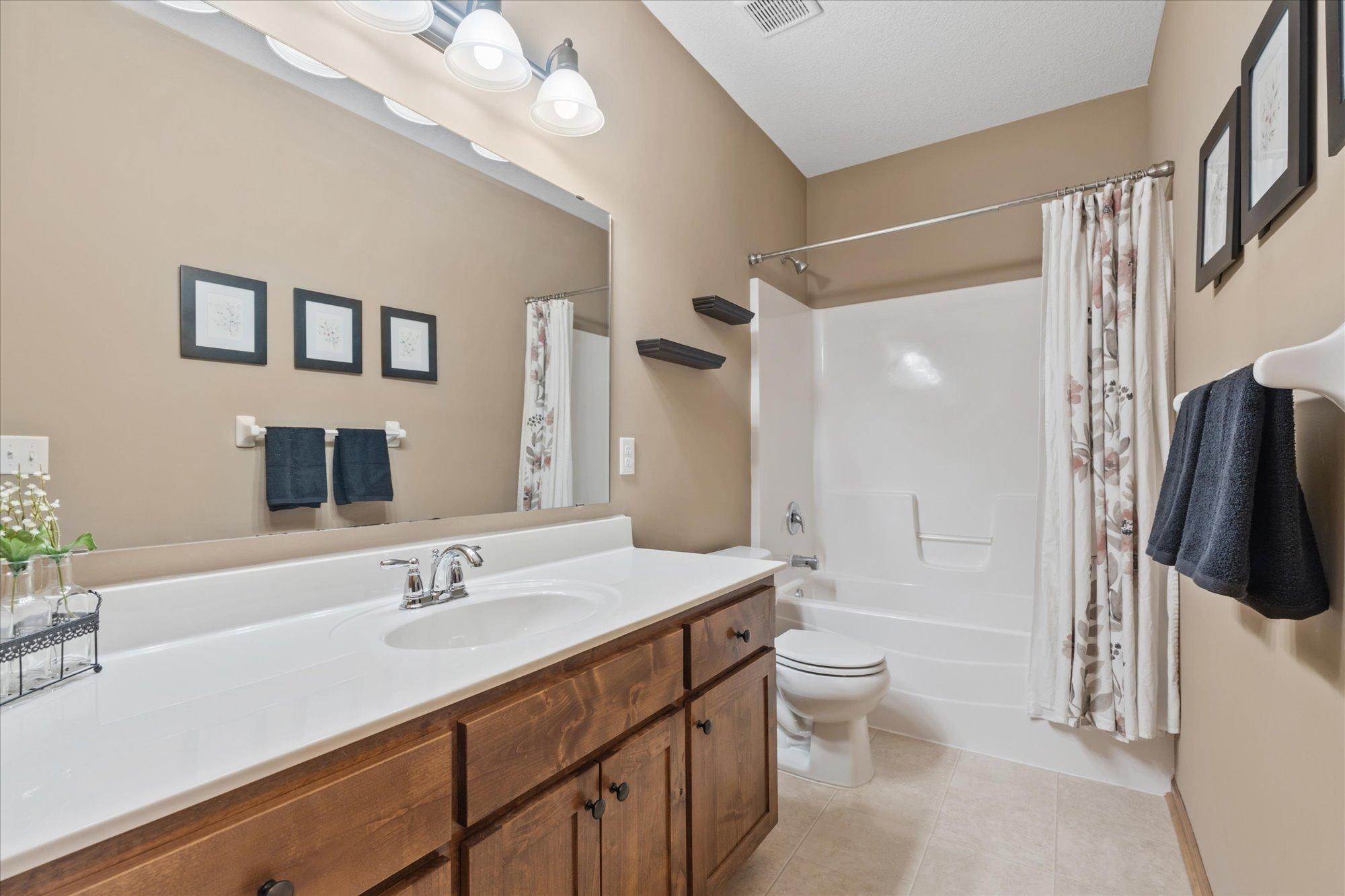 8933 197th Street, Lakeville, Minnesota image 31