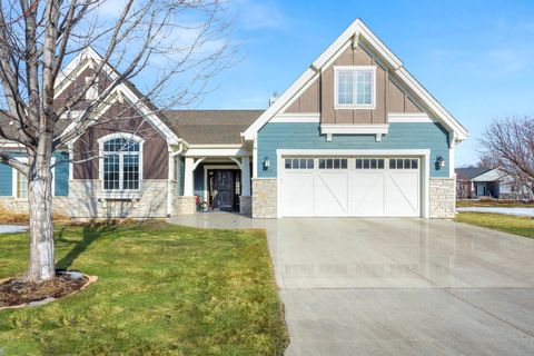 Homes For Sale - 4303 44th Street<br/> Fargo, ND 58104